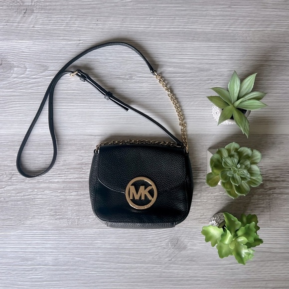 Michael Kors Handbags - MICHAEL KORS fulton leather small crossbody bag EUC